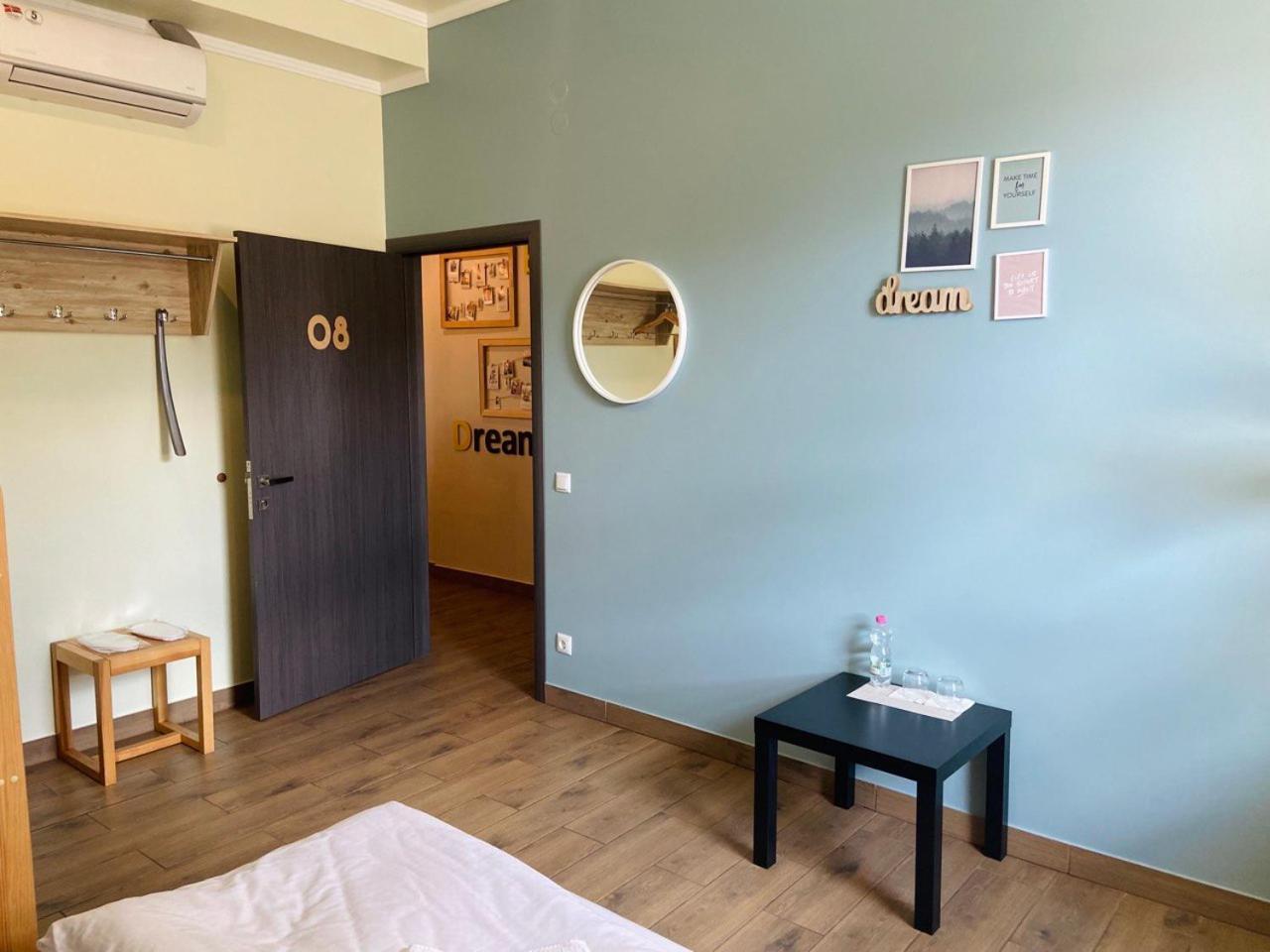 Dream Hostel Khmelnytskyi ภายนอก รูปภาพ